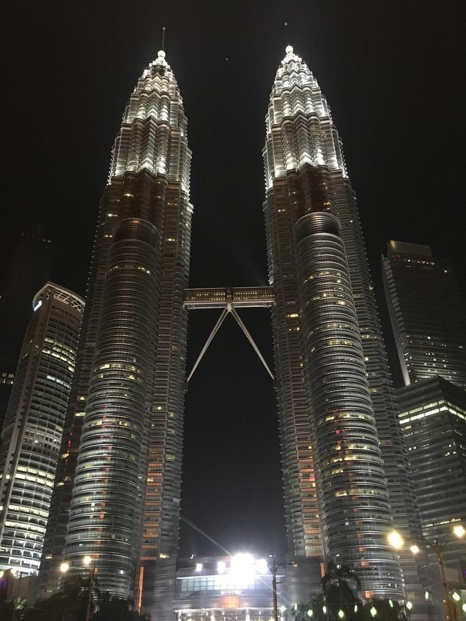 A Pousada 1001 Nights Mix Dorm Klcc Kuala Lumpur Exterior foto